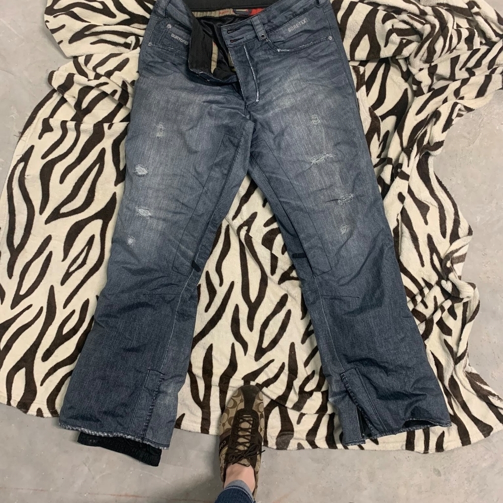 Burton Size M Board Pants